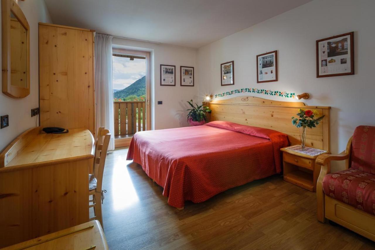 Hotel La Locanda ピンツォーロ エクステリア 写真