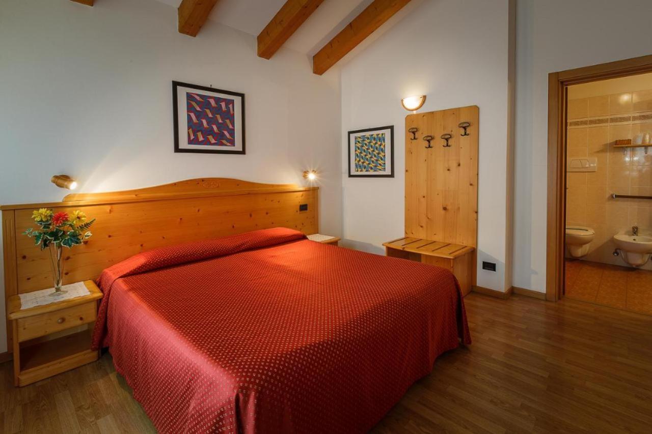 Hotel La Locanda ピンツォーロ エクステリア 写真