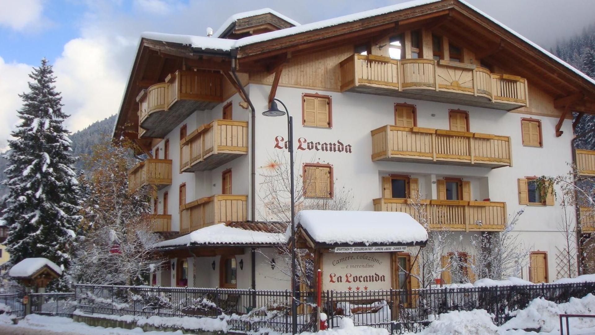 Hotel La Locanda ピンツォーロ エクステリア 写真